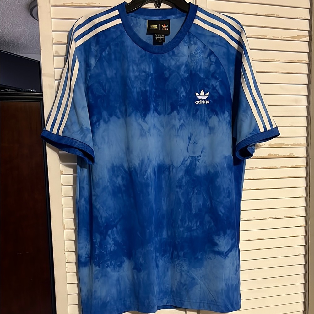 Adidas Blue Tie-Dye Shirt by Pharrell Williams Hu 2018 LG